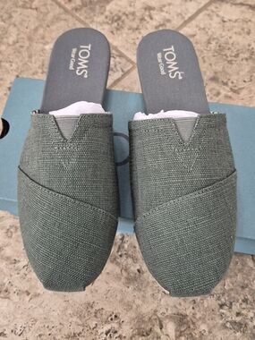 TOMS Women's Bonsai Green Slip-On Canvas Mules